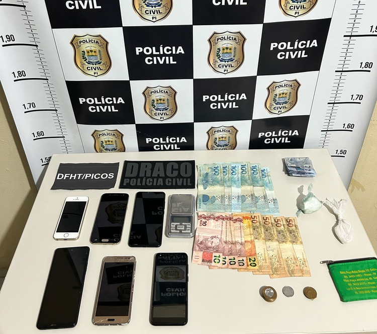 Material apreendido pela Polícia Civil