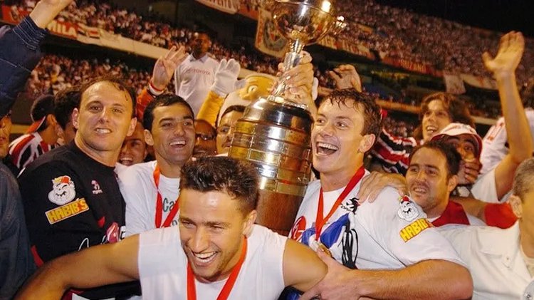O São Paulo venceu a Copa Libertadores pela última vez em 2005