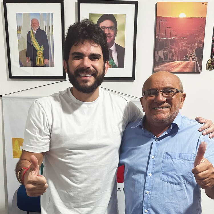 Ao lado do amigo e vereador @antoniojosebarbosa_ tratando as demandas para nossa princesa do Sul.