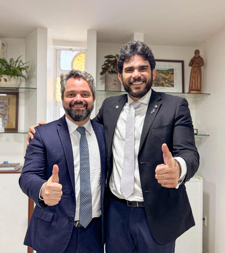"Kalume Fortalece sua Conexão Estratégica com o Governo Estadual Rumo à Prefeitura de Floriano: Uma Carta na Manga para a Eleição"