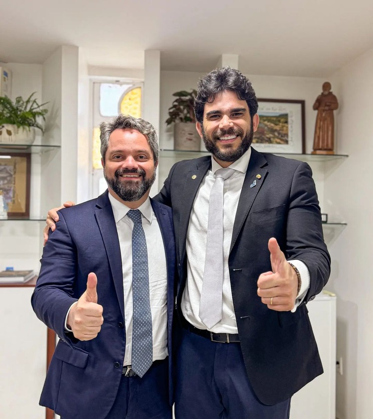 "Kalume Fortalece sua Conexão Estratégica com o Governo Estadual Rumo à Prefeitura de Floriano: Uma Carta na Manga para a Eleição"