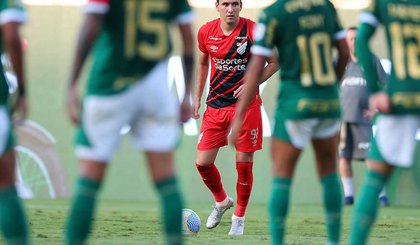 Furacão chegou aos 13 pontos, enquanto o Verdão segue com oito (Foto: José Tramontin/athletico.com.br)