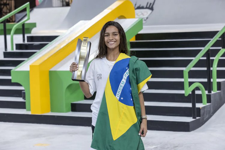 Rayssa Leal vence etapa da China do Pré-Olímpico de skate street