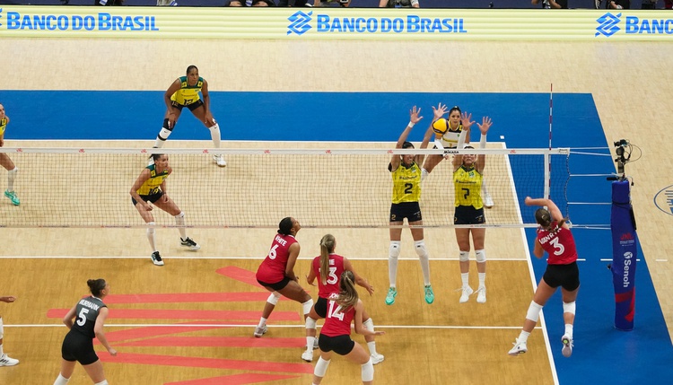 Seleção feminina supera o Canadá por 3 a 1 na estreia na Liga das Nações 2024