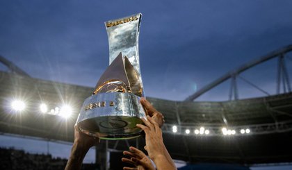 Troféu da Série B (Foto: Amanda Paiva/CBF)