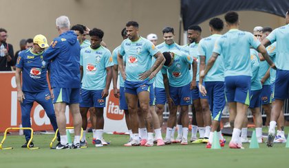 Jogadores participam do último treino em Orlando (Foto: Rafael Ribeiro/CBF)
