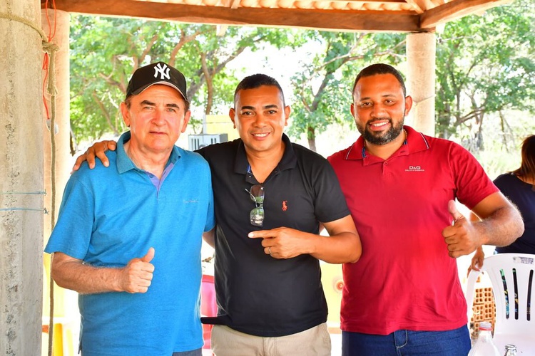 Prefeito Antônio Reis visita zona rural