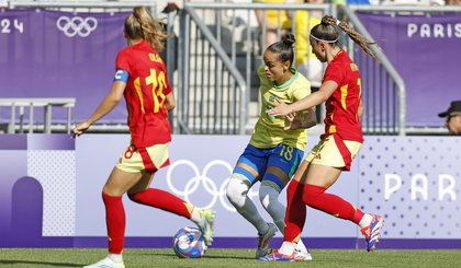 Gabi Portilho durante o jogo entre Brasil e Espanha (Foto: Rafael Ribeiro/CBF)