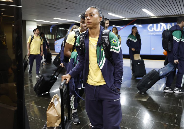 Seleção Feminina embarca rumo aos jogos olímpicos