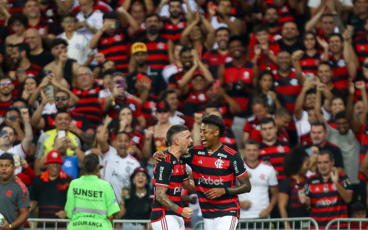 Arrascaeta e Bruno Henrique foram decisivos para o Flamengo chegar à semifinal na Copa do Brasil