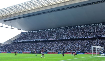 Corinthians tem o recorde de público pagante no futebol feminino, com 44.136 pessoas (Foto: Staff Images/CBF)