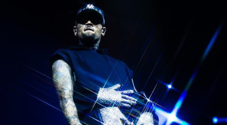 Cris Brown confirma show no Brasil