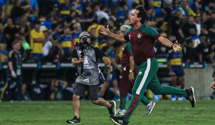 Diniz correndo após o título da Conmebol Libertadores (Foto: Lucas Merçon/Fluminense) Diniz correndo após o título da Conmebol Libertadores (Foto: Lucas Merçon/Fluminense)