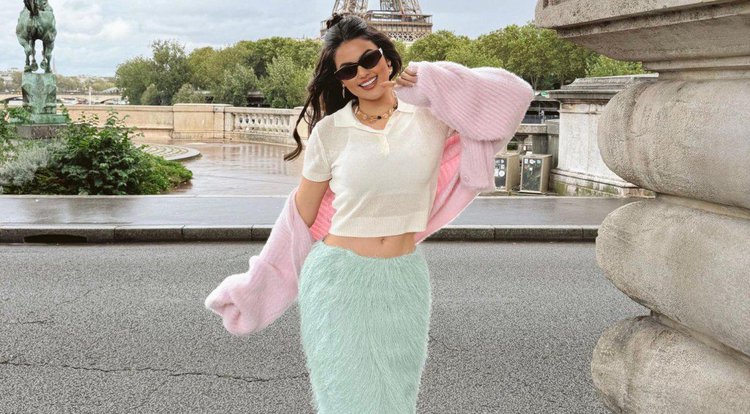 Ex-BBB Eslovênia Marques desfila em evento durante temporada de moda