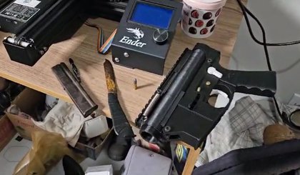 FICCO/RJ prende homem que fabricava armas de fogo em casa, em Araraquara/SP (Foto: Divulgação/PF)
