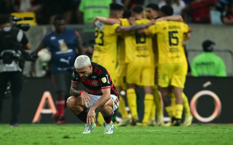 Flamengo perdeu para o Peñarol, do Uruguai, por 1 a 0, no Maracanã, pelo jogo de ida das quartas de final da Libertadores