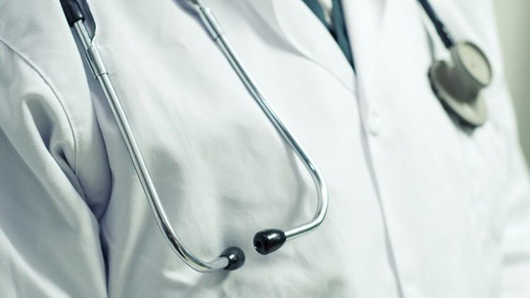 Médico tocou parte íntimas de paciente sem autorização