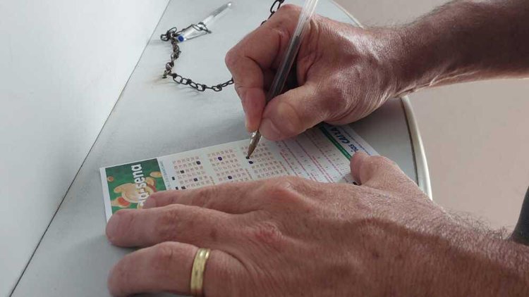 Mega-Sena sorteia prêmio milionário