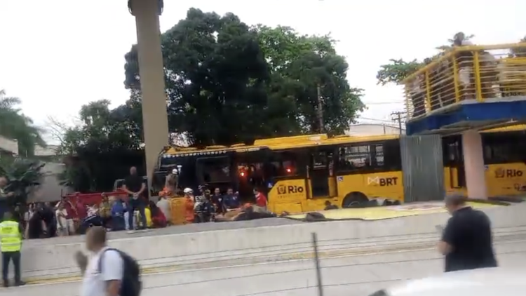 Ônibus transportava cerca de 60 passageiros
