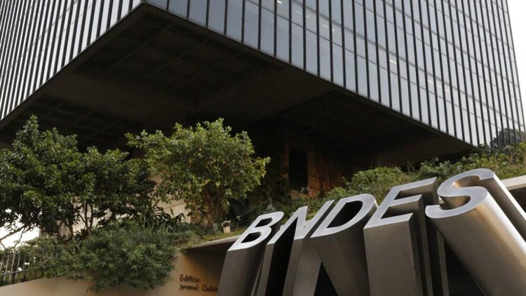 PF aponta desvio de R$ 23 milhões em recursos do Fundo Clima no RS | CNN Brasil