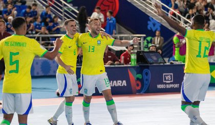 Seleção Brasileira de Futsal encerrou a fase de grupos do Mundial com 100% de aproveitamento (Foto: Leto Ribas/CBF)