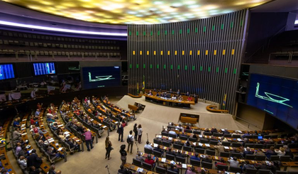 A Câmara cogita aproveitar uma decisão do STF sobre a quantidade de deputados por estado para aumentar o número de parlamentares. A proposta é criar até 18 novas vagas. (Foto: Agência Câmara) A Câmara cogita aproveitar uma decisão do STF sobre a quantidade de deputados por estado para aumentar o número de parlamentares. A proposta é criar até 18 novas vagas. (Foto: Agência Câmara)
