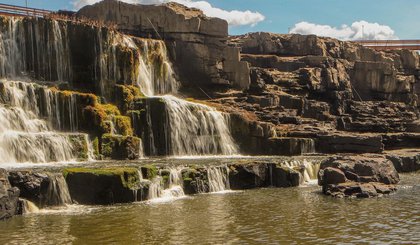 A primeira recomendação, antes mesmo de partir para uma cachoeira, é checar as condições climáticas, tanto do dia do passeio quanto dos dias anteriores. (Foto: Thiago Amaral) A primeira recomendação, antes mesmo de partir para uma cachoeira, é checar as condições climáticas, tanto do dia do passeio quanto dos dias anteriores. (Foto: Thiago Amaral)