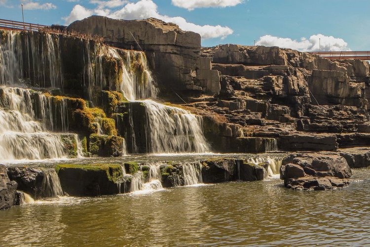 A primeira recomendação, antes mesmo de partir para uma cachoeira, é checar as condições climáticas, tanto do dia do passeio quanto dos dias anteriores.