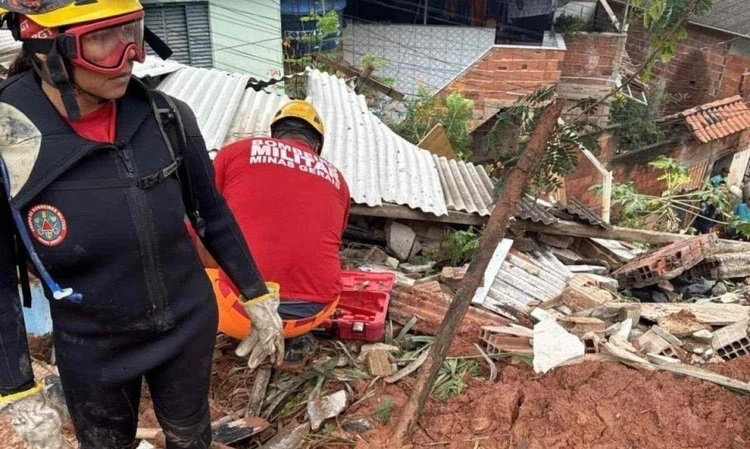 Ao menos sete pessoas morreram em ocorrências relacionadas à chuva que atingiu a cidade de Ipatinga