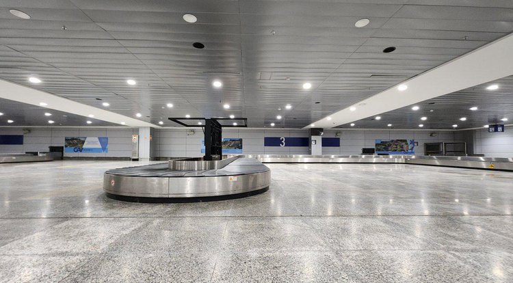 Área de restituição de bagagens no aeroporto Salgado Filho, em Porto Alegre (RS).
