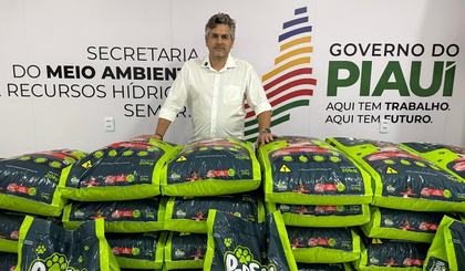 As cinco toneladas de ração chegam a Picos ainda na noite desta quinta-feira. (Foto: CCOM/PMP) As cinco toneladas de ração chegam a Picos ainda na noite desta quinta-feira. (Foto: CCOM/PMP)