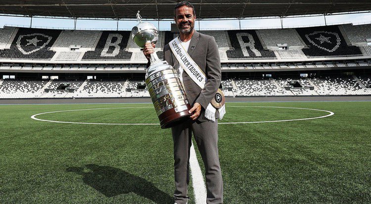 Botafogo anuncia a saída de Artur Jorge após conquistas da Libertadores e do Brasileirão