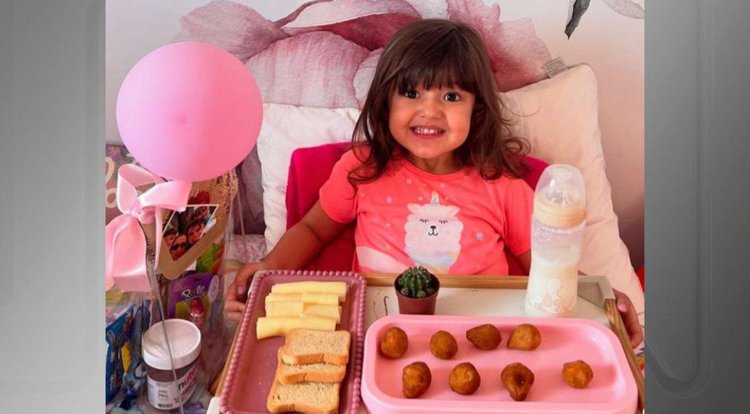 Bruna Brito Barbosa de Araújo, de 4 anos, morreu após ficar internada por amigdalite em Pernambuco.