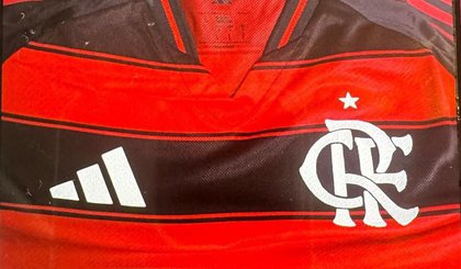 Camisa oficial do Flamengo para a temporada 2025 (Foto: Reprodução / Coluna do Fla) Camisa oficial do Flamengo para a temporada 2025 (Foto: Reprodução / Coluna do Fla)
