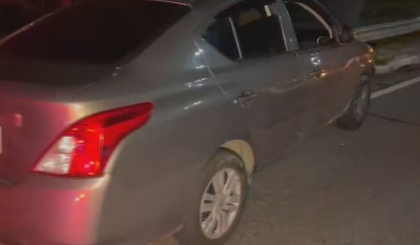 Carro encontrado com os suspeitos foi furtado em dezembro. (Foto: Reprodução/TV Globo) Carro encontrado com os suspeitos foi furtado em dezembro. (Foto: Reprodução/TV Globo)