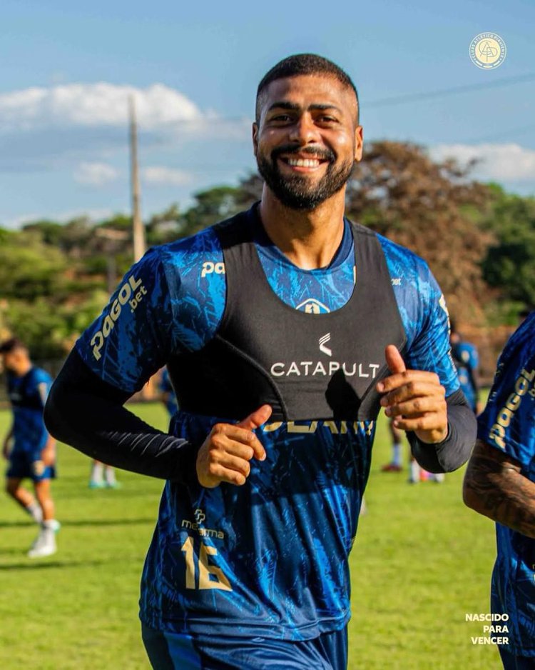 Christianno, lateral-esquerdo do Atlético-PI