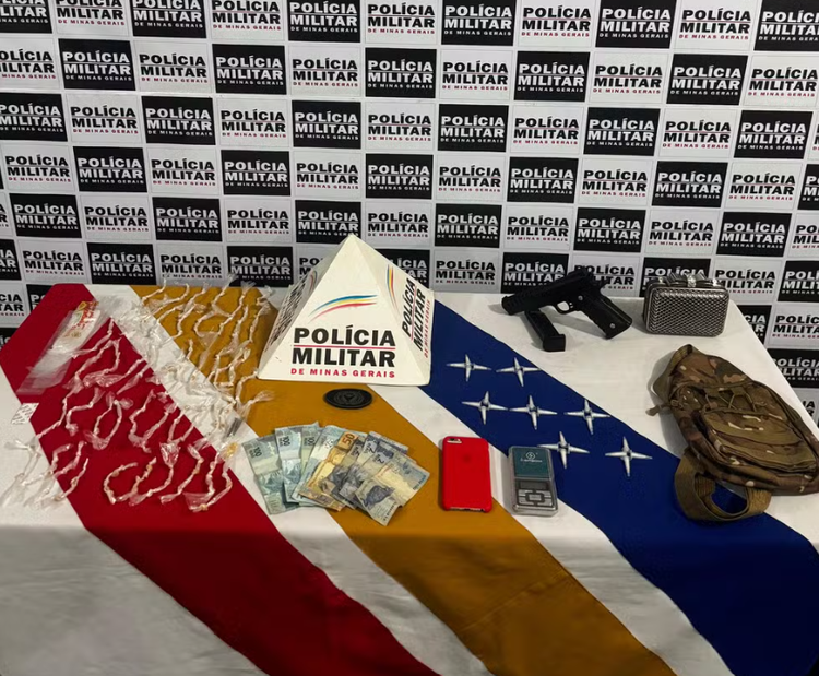 Drogas foram encontradas com a mãe e a adolescente.