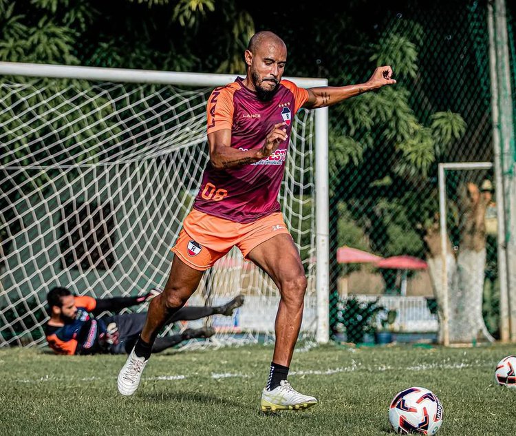 Fidélis, ex-volante do River-PI