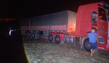 Foi feito o teste de alcoolemia no condutor do veículo, que deu negativo. (Foto: PM-PI) Foi feito o teste de alcoolemia no condutor do veículo, que deu negativo. (Foto: PM-PI)