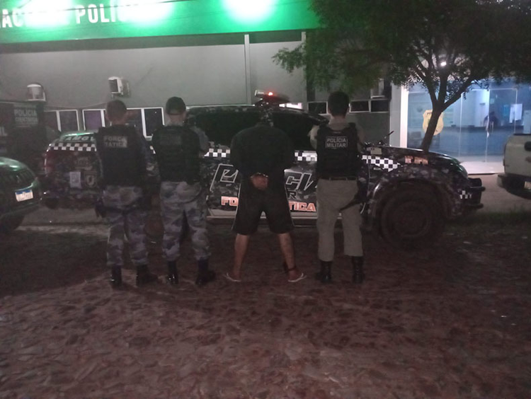 F.S.A. foi encaminhado à delegacia de Piripiri, onde foi autuado em flagrante