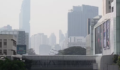 Fumaça em Bangkok, na Tailândia. (Foto: Lillian SUWANRUMPHA / AFP) Fumaça em Bangkok, na Tailândia. (Foto: Lillian SUWANRUMPHA / AFP)