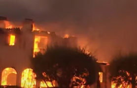 Imagens publicadas nas redes sociais mostram a destruição causada pelos incêndios florestais