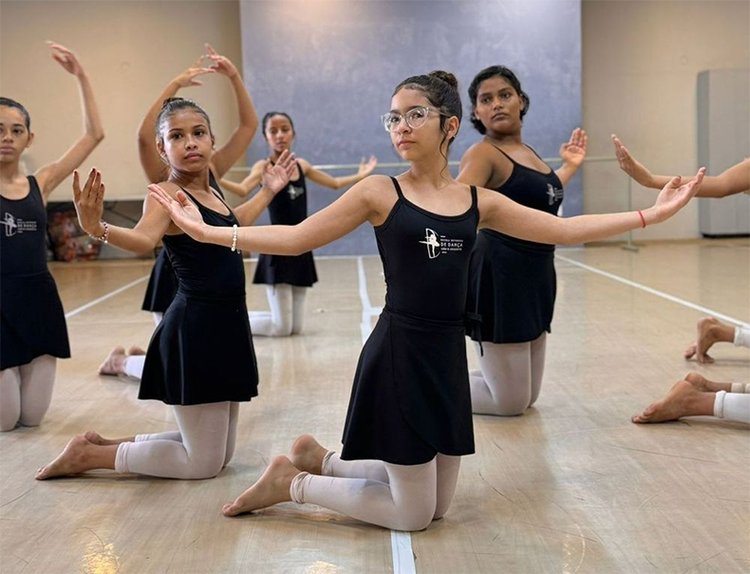 “Inscrições abertas para novos alunos na Escola de Dança Lenir Argento em janeiro de 2025