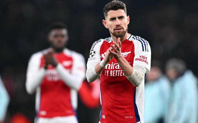 Jorginho nunca jogou profissionalmente no futebol brasileiro