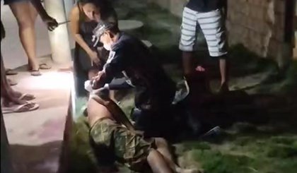 Jovem sofre corte profundo no pescoço ao intervir em briga de irmãos em José de Freitas (Foto: Reprodução) Jovem sofre corte profundo no pescoço ao intervir em briga de irmãos em José de Freitas (Foto: Reprodução)