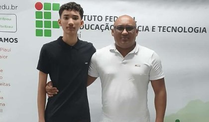 Luis Gustavo ao lado do seu pai professor Lucídio (Foto: Instagram)
