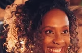 Mestra em Filosofia e fundadora da comunidade Yoni das Pretas, Carolina está na África do Sul (Foto: Reprodução) Mestra em Filosofia e fundadora da comunidade Yoni das Pretas, Carolina está na África do Sul (Foto: Reprodução)