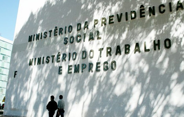 Ministério cancela registro de 20 sindicatos no Piauí e notifica dois mais.