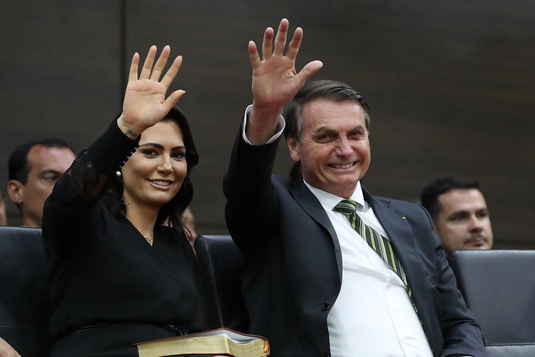 Na entrevista, Bolsonaro voltou a dizer que iria à posse junto de Michelle.