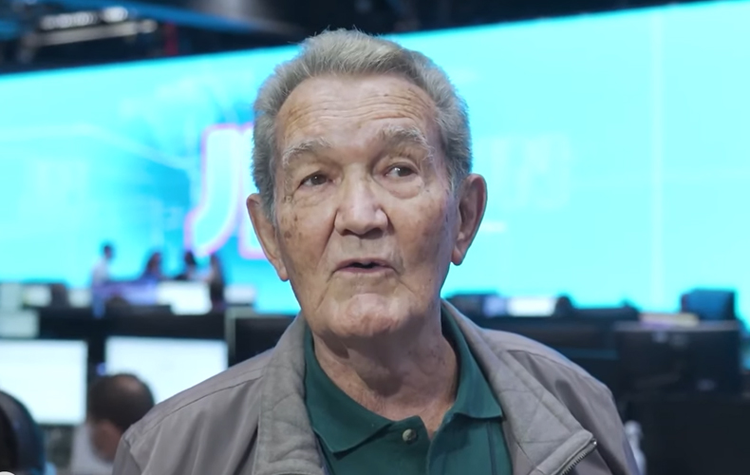O jornalista da Globo Léo Batista, 92, está internado em estado grave no hospital